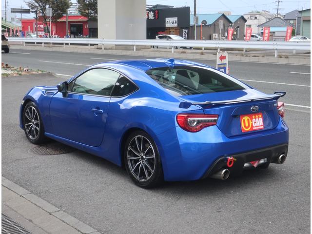 ＢＲＺ Ｒ　後期型　６速ＭＴ　ブリッツ車高調　リアスポイラー　社外ステアリング　ナビ　地デジ　バックカメラ　Ｂｌｕｅｔｏｏｔｈ　記録簿　純正ＬＥＤヘッドライト　ＥＴＣ　電動格納ミラー　修復歴無し（12枚目）