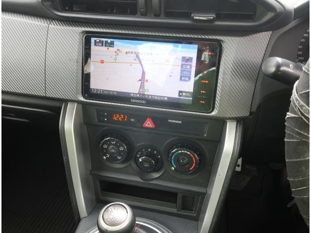 ＢＲＺ Ｒ　後期型　６速ＭＴ　ブリッツ車高調　リアスポイラー　社外ステアリング　ナビ　地デジ　バックカメラ　Ｂｌｕｅｔｏｏｔｈ　記録簿　純正ＬＥＤヘッドライト　ＥＴＣ　電動格納ミラー　修復歴無し（31枚目）