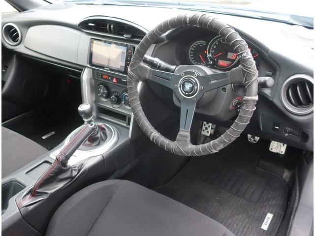ＢＲＺ Ｒ　後期型　６速ＭＴ　ブリッツ車高調　リアスポイラー　社外ステアリング　ナビ　地デジ　バックカメラ　Ｂｌｕｅｔｏｏｔｈ　記録簿　純正ＬＥＤヘッドライト　ＥＴＣ　電動格納ミラー　修復歴無し（36枚目）