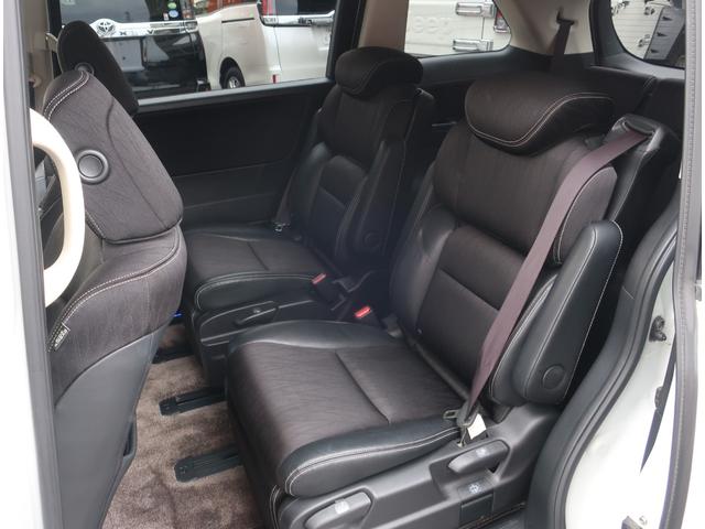 オデッセイ アブソルート　ユーザー買取車　ＴＥＩＮ車高調　フロントスポイラー　社外１９インチアルミホイール　ナビ　地デジ　バックカメラ　Ｂｌｕｅｔｏｏｔｈ　記録簿　パワースライドドア　フリップダウンモニター（ＨＤＭＩ接続可）（24枚目）