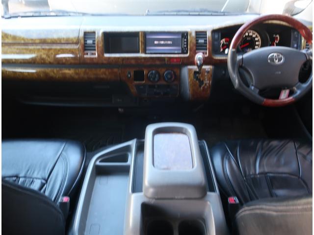 ハイエースワゴン ＧＬ　車中泊仕様　ベットキット　ローダウン　社外１６インチアルミホイール　パワースライドドア　キーレス　ＬＥＤヘッドライト＆フォグランプ　キーレス　ＥＴＣ　小窓付き　電動格納ミラー　黒革調シートカバー（11枚目）