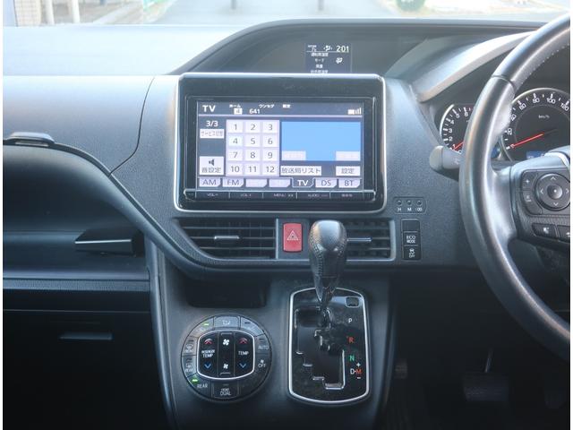 ヴォクシー ＺＳ　ナビ　地デジ　バックカメラ　Ｂｌｕｅｔｏｏｔｈ　フリップダウンモニター　記録簿　両側パワースライドドア　純正ＬＥＤヘッドライト　フォグランプ　ビルトインＥＴＣ　スマートキー　プッシュスタート（16枚目）