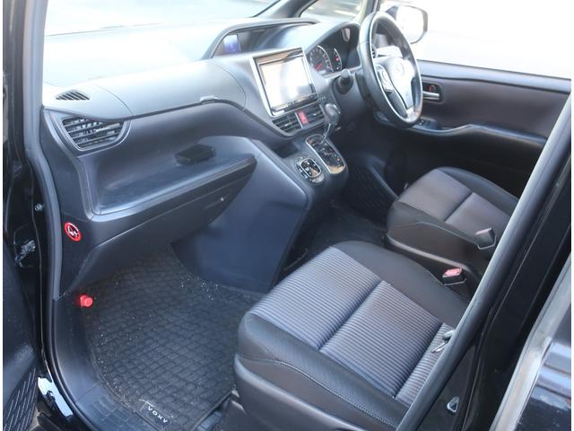 ヴォクシー ＺＳ　ナビ　地デジ　バックカメラ　Ｂｌｕｅｔｏｏｔｈ　フリップダウンモニター　記録簿　両側パワースライドドア　純正ＬＥＤヘッドライト　フォグランプ　ビルトインＥＴＣ　スマートキー　プッシュスタート（20枚目）