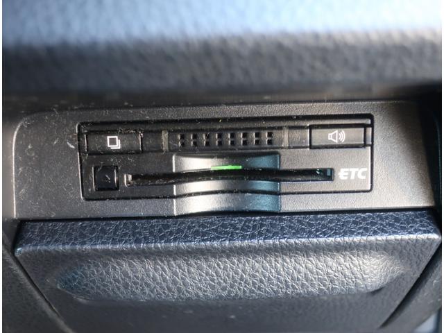 ヴォクシー ＺＳ　ナビ　地デジ　バックカメラ　Ｂｌｕｅｔｏｏｔｈ　フリップダウンモニター　記録簿　両側パワースライドドア　純正ＬＥＤヘッドライト　フォグランプ　ビルトインＥＴＣ　スマートキー　プッシュスタート（37枚目）