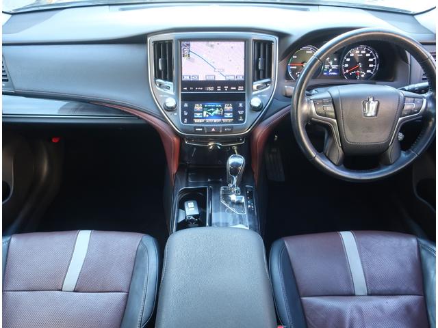 クラウンハイブリッド アスリートＳ　ブラックスタイル　特別仕様車　本革　純正ナビ　地デジ　バックカメラ　Ｂｌｕｅｔｏｏｔｈ　記録簿　クリアランスソナー　クルーズコントロール　パワーシート　シート＆ステアリングヒーター　ビルトインＥＴＣ　ＨＩＤライト（9枚目）