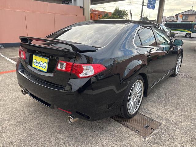 アコード ２４ＴＬ　スポーツスタイル　パドルシフト　リヤスポイラ　パワーシート　ハーフレザー調専用シート　クルコン　ＨＩＤライト　フォグランプ　ターンランプ　外１９インチアルミ　スモークフィルム　ＨＤＤナビ　ワンセグ　バックモニタ　ＥＴＣ（2枚目）