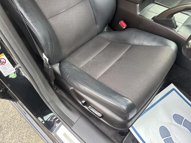 アコード ２４ＴＬ　スポーツスタイル　パドルシフト　リヤスポイラ　パワーシート　ハーフレザー調専用シート　クルコン　ＨＩＤライト　フォグランプ　ターンランプ　外１９インチアルミ　スモークフィルム　ＨＤＤナビ　ワンセグ　バックモニタ　ＥＴＣ（7枚目）