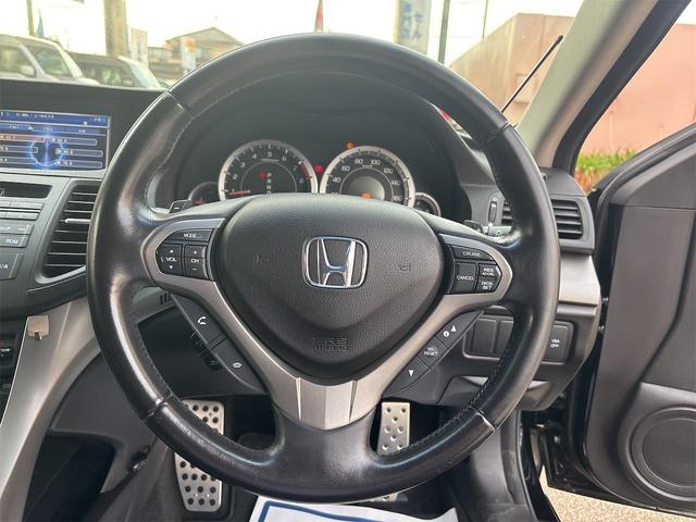 アコード ２４ＴＬ　スポーツスタイル　パドルシフト　リヤスポイラ　パワーシート　ハーフレザー調専用シート　クルコン　ＨＩＤライト　フォグランプ　ターンランプ　外１９インチアルミ　スモークフィルム　ＨＤＤナビ　ワンセグ　バックモニタ　ＥＴＣ（13枚目）