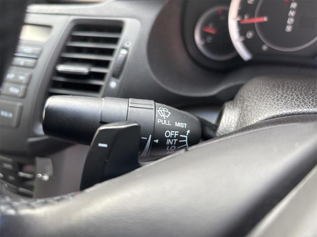 アコード ２４ＴＬ　スポーツスタイル　パドルシフト　リヤスポイラ　パワーシート　ハーフレザー調専用シート　クルコン　ＨＩＤライト　フォグランプ　ターンランプ　外１９インチアルミ　スモークフィルム　ＨＤＤナビ　ワンセグ　バックモニタ　ＥＴＣ（16枚目）