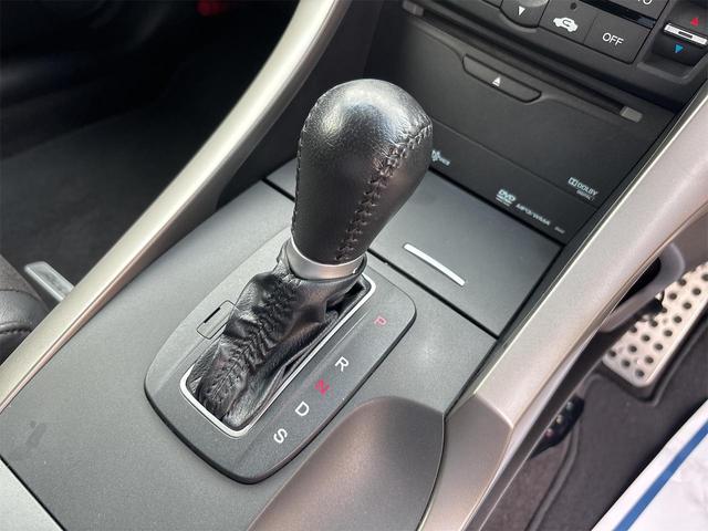 アコード ２４ＴＬ　スポーツスタイル　パドルシフト　リヤスポイラ　パワーシート　ハーフレザー調専用シート　クルコン　ＨＩＤライト　フォグランプ　ターンランプ　外１９インチアルミ　スモークフィルム　ＨＤＤナビ　ワンセグ　バックモニタ　ＥＴＣ（21枚目）