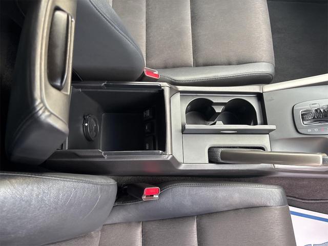 アコード ２４ＴＬ　スポーツスタイル　パドルシフト　リヤスポイラ　パワーシート　ハーフレザー調専用シート　クルコン　ＨＩＤライト　フォグランプ　ターンランプ　外１９インチアルミ　スモークフィルム　ＨＤＤナビ　ワンセグ　バックモニタ　ＥＴＣ（22枚目）