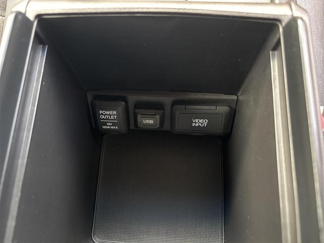 アコード ２４ＴＬ　スポーツスタイル　パドルシフト　リヤスポイラ　パワーシート　ハーフレザー調専用シート　クルコン　ＨＩＤライト　フォグランプ　ターンランプ　外１９インチアルミ　スモークフィルム　ＨＤＤナビ　ワンセグ　バックモニタ　ＥＴＣ（23枚目）