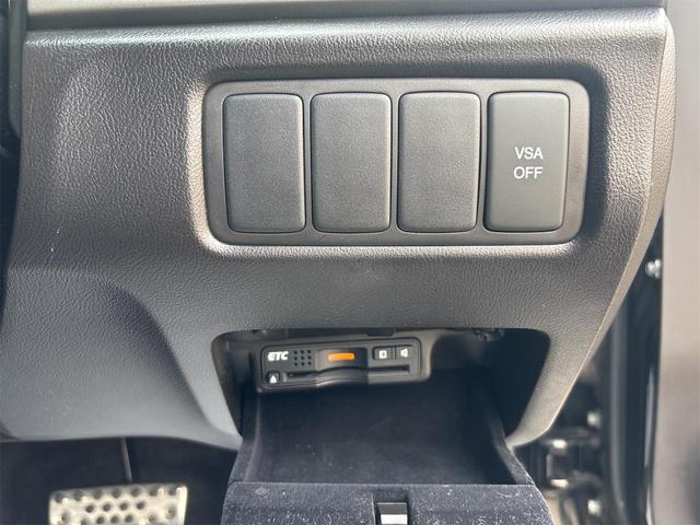 アコード ２４ＴＬ　スポーツスタイル　パドルシフト　リヤスポイラ　パワーシート　ハーフレザー調専用シート　クルコン　ＨＩＤライト　フォグランプ　ターンランプ　外１９インチアルミ　スモークフィルム　ＨＤＤナビ　ワンセグ　バックモニタ　ＥＴＣ（24枚目）