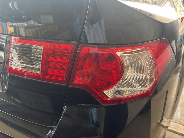 アコード ２４ＴＬ　スポーツスタイル　パドルシフト　リヤスポイラ　パワーシート　ハーフレザー調専用シート　クルコン　ＨＩＤライト　フォグランプ　ターンランプ　外１９インチアルミ　スモークフィルム　ＨＤＤナビ　ワンセグ　バックモニタ　ＥＴＣ（35枚目）