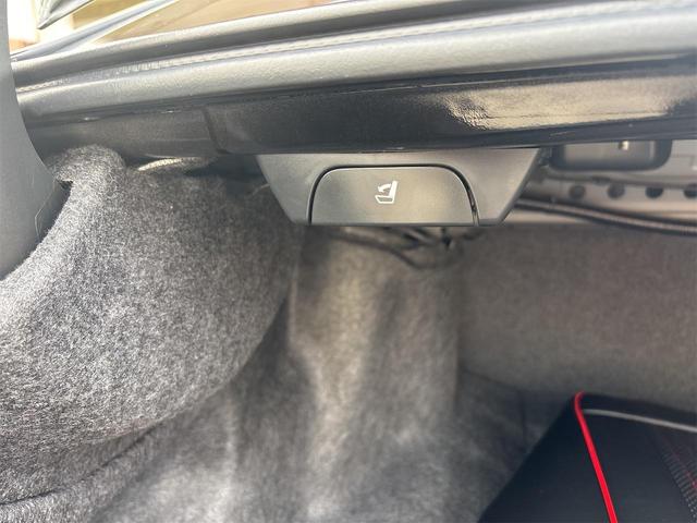 アコード ２４ＴＬ　スポーツスタイル　パドルシフト　リヤスポイラ　パワーシート　ハーフレザー調専用シート　クルコン　ＨＩＤライト　フォグランプ　ターンランプ　外１９インチアルミ　スモークフィルム　ＨＤＤナビ　ワンセグ　バックモニタ　ＥＴＣ（37枚目）