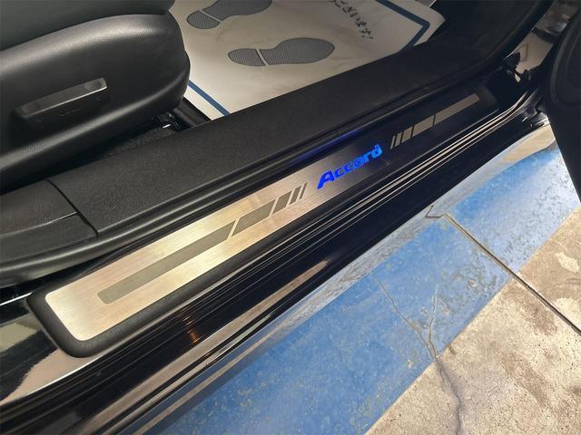 アコード ２４ＴＬ　スポーツスタイル　パドルシフト　リヤスポイラ　パワーシート　ハーフレザー調専用シート　クルコン　ＨＩＤライト　フォグランプ　ターンランプ　外１９インチアルミ　スモークフィルム　ＨＤＤナビ　ワンセグ　バックモニタ　ＥＴＣ（45枚目）