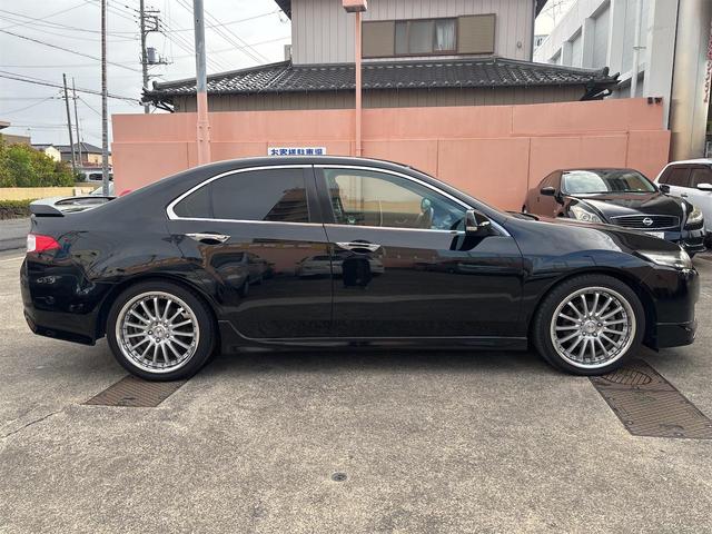 アコード ２４ＴＬ　スポーツスタイル　パドルシフト　リヤスポイラ　パワーシート　ハーフレザー調専用シート　クルコン　ＨＩＤライト　フォグランプ　ターンランプ　外１９インチアルミ　スモークフィルム　ＨＤＤナビ　ワンセグ　バックモニタ　ＥＴＣ（52枚目）