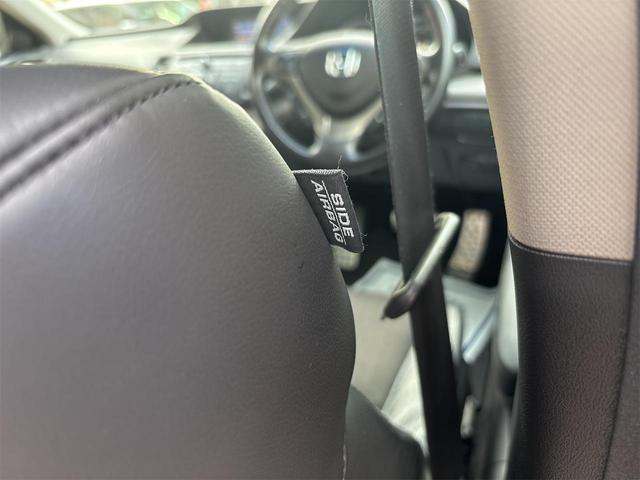 アコード ２４ＴＬ　スポーツスタイル　パドルシフト　リヤスポイラ　パワーシート　ハーフレザー調専用シート　クルコン　ＨＩＤライト　フォグランプ　ターンランプ　外１９インチアルミ　スモークフィルム　ＨＤＤナビ　ワンセグ　バックモニタ　ＥＴＣ（56枚目）