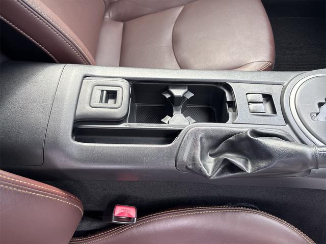 ロードスター VS RHT 禁煙車 ナビ フルセグTV ブルートゥース DVDビデオ CDラジオ バックモニタ ETC ドラレコ パドルシフト 左右シートヒーター HIDライト 専用革シート Wエアバック サイドエアバック(27枚目)