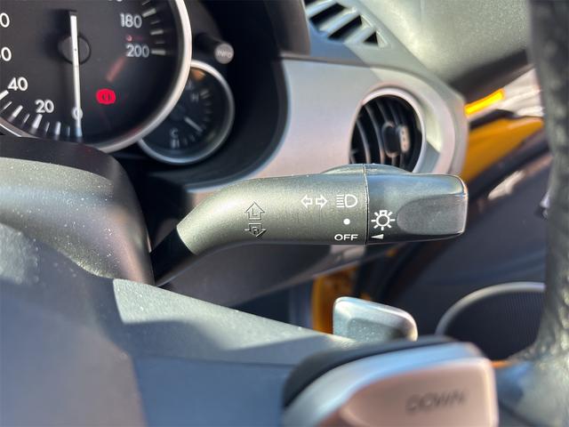 ロードスター VS RHT HDDナビ ワンセグ ブルートゥース DVDビデオ CDラジオ BOSEサウンド 禁煙車 HIDライト 専用革シート Wエアバック サイドエアバック ABS パドルシフト 電動オープン アルミホイール(8枚目)