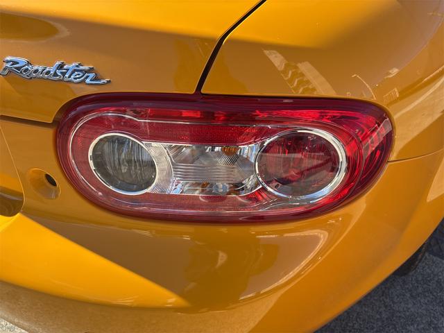 ロードスター VS RHT HDDナビ ワンセグ ブルートゥース DVDビデオ CDラジオ BOSEサウンド 禁煙車 HIDライト 専用革シート Wエアバック サイドエアバック ABS パドルシフト 電動オープン アルミホイール(40枚目)