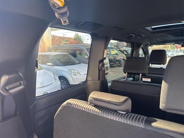 ノア Si 11インチナビフルセグ ブルートゥース DVDビデオ CD バックモニタ ETC モデリスタフルエアロ Wサンルーフ 左電動スライドドア 禁煙 8人乗り ブレーキサポート プッシュスタートLEDライト(40枚目)