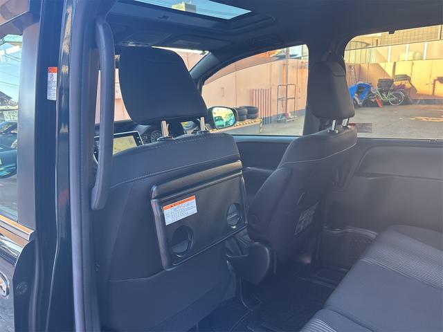 ノア Si 11インチナビフルセグ ブルートゥース DVDビデオ CD バックモニタ ETC モデリスタフルエアロ Wサンルーフ 左電動スライドドア 禁煙 8人乗り ブレーキサポート プッシュスタートLEDライト(49枚目)