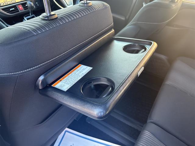 ノア Si 11インチナビフルセグ ブルートゥース DVDビデオ CD バックモニタ ETC モデリスタフルエアロ Wサンルーフ 左電動スライドドア 禁煙 8人乗り ブレーキサポート プッシュスタートLEDライト(50枚目)