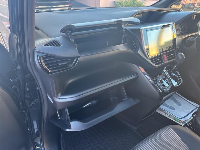 ノア Si 11インチナビフルセグ ブルートゥース DVDビデオ CD バックモニタ ETC モデリスタフルエアロ Wサンルーフ 左電動スライドドア 禁煙 8人乗り ブレーキサポート プッシュスタートLEDライト(51枚目)