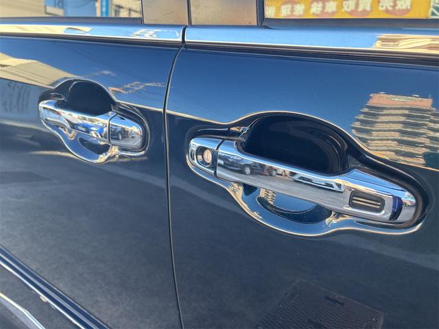 ノア Si 11インチナビフルセグ ブルートゥース DVDビデオ CD バックモニタ ETC モデリスタフルエアロ Wサンルーフ 左電動スライドドア 禁煙 8人乗り ブレーキサポート プッシュスタートLEDライト(63枚目)