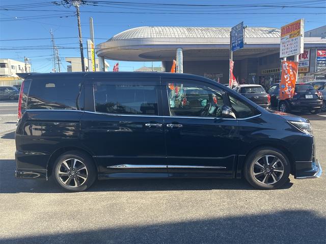 ノア Si 11インチナビフルセグ ブルートゥース DVDビデオ CD バックモニタ ETC モデリスタフルエアロ Wサンルーフ 左電動スライドドア 禁煙 8人乗り ブレーキサポート プッシュスタートLEDライト(73枚目)