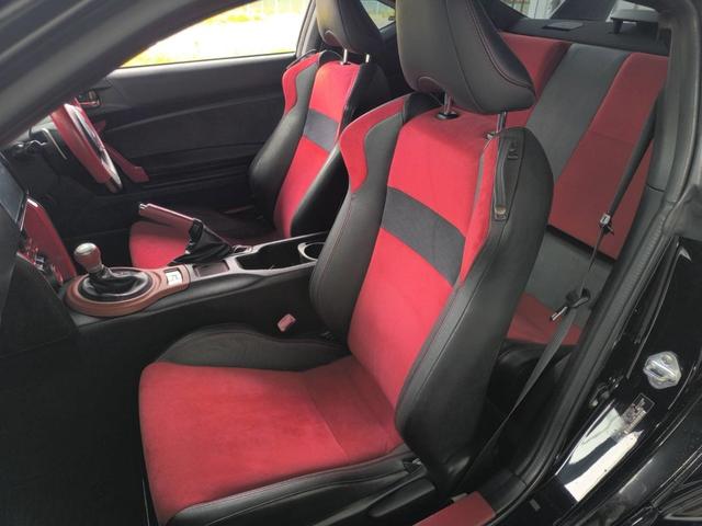 ８６ ＧＴ　ＢＬＩＴＺマフラー／社外車高調／ＧＣ８キャリパー／ＳＡＲＤフロントバンパー／社外サイドステップ・リアサイドアンダースポイラー・ウイング／社外ヘッドライト・テールランプ（9枚目）