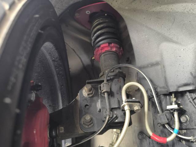 ８６ ＧＴ　ＢＬＩＴＺマフラー／社外車高調／ＧＣ８キャリパー／ＳＡＲＤフロントバンパー／社外サイドステップ・リアサイドアンダースポイラー・ウイング／社外ヘッドライト・テールランプ（17枚目）