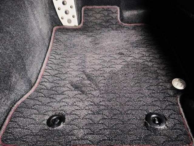 ８６ ＧＴ　ＢＬＩＴＺマフラー／社外車高調／ＧＣ８キャリパー／ＳＡＲＤフロントバンパー／社外サイドステップ・リアサイドアンダースポイラー・ウイング／社外ヘッドライト・テールランプ（26枚目）