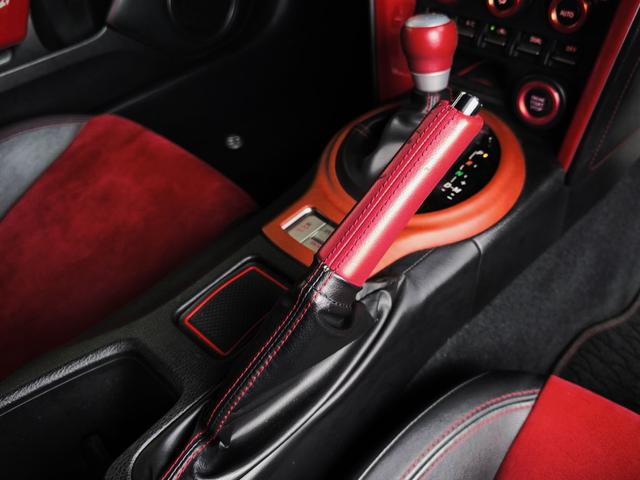 ８６ ＧＴ　ＢＬＩＴＺマフラー／社外車高調／ＧＣ８キャリパー／ＳＡＲＤフロントバンパー／社外サイドステップ・リアサイドアンダースポイラー・ウイング／社外ヘッドライト・テールランプ（34枚目）