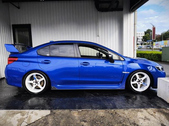 ＷＲＸ ＳＴＩ ＳＴＩ　ワンオーナー／フジツボマフラー／ＴＥＩＮ車高調（ＥＤＦＣ付き）／ＳＴｉフロントリップ・サイドアンダースポイラー／ＳＴｉフロントグリル／ＡＤＶＡＮ　Ｒａｃｉｎｇ　ＧＴ　Ａ６０６１　Ｔ６　１８インチ（4枚目）