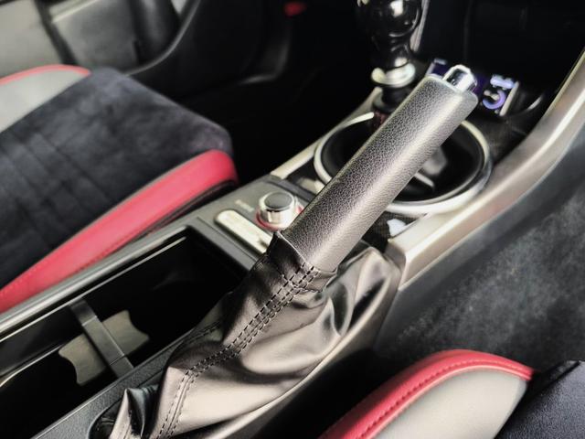 ＷＲＸ ＳＴＩ ＳＴＩ　ワンオーナー／フジツボマフラー／ＴＥＩＮ車高調（ＥＤＦＣ付き）／ＳＴｉフロントリップ・サイドアンダースポイラー／ＳＴｉフロントグリル／ＡＤＶＡＮ　Ｒａｃｉｎｇ　ＧＴ　Ａ６０６１　Ｔ６　１８インチ（33枚目）