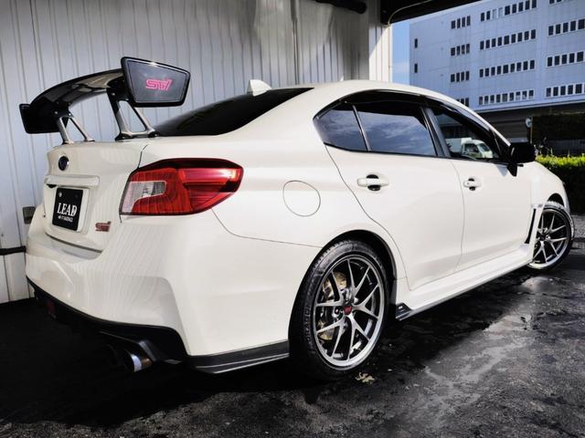 WRX STI STI タイプS HKSマフラー/純正ビルシュタイン/DIXCELローター/STiフルエアロ・カーボンウイング・フロントグリル/AXIS PARTSカーボンミラー/Panasonicナビ/純正 18インチホイール(3枚目)