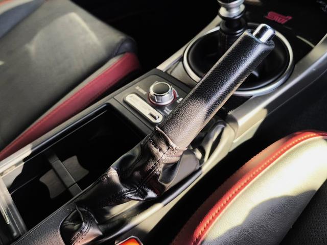 WRX STI STI タイプS HKSマフラー/純正ビルシュタイン/DIXCELローター/STiフルエアロ・カーボンウイング・フロントグリル/AXIS PARTSカーボンミラー/Panasonicナビ/純正 18インチホイール(38枚目)