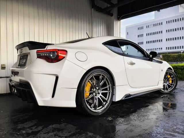 ８６ ＧＴリミテッド　ワンオーナー車　ＮＯＢＬＥＳＳＥ　マフラー　ＴＲＤ　クイックシフト　ＢＬＩＴＺ　ＺＺ－Ｒ車高調　ＲＵＮＤＵＣＥ　キャリパー　ＲＡＹＳ　ＧＲＡＭ　ＬＩＧＨＴＳ　５７Ｘｔｒｅｍｅ　１９インチ（3枚目）
