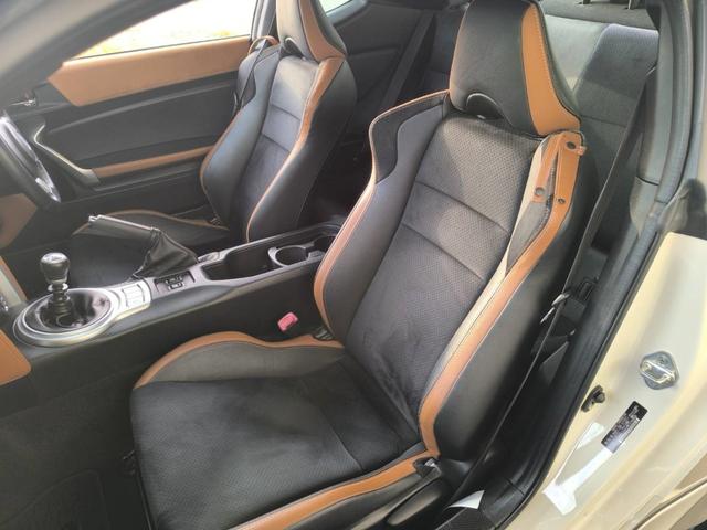 ８６ ＧＴリミテッド　ワンオーナー車　ＮＯＢＬＥＳＳＥ　マフラー　ＴＲＤ　クイックシフト　ＢＬＩＴＺ　ＺＺ－Ｒ車高調　ＲＵＮＤＵＣＥ　キャリパー　ＲＡＹＳ　ＧＲＡＭ　ＬＩＧＨＴＳ　５７Ｘｔｒｅｍｅ　１９インチ（9枚目）