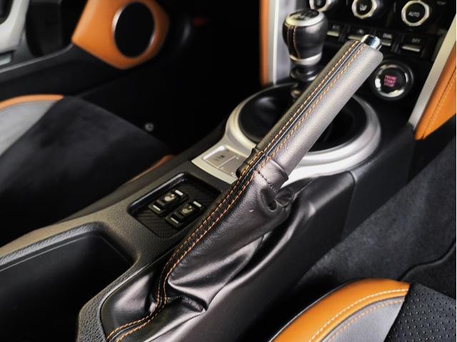 ８６ ＧＴリミテッド　ワンオーナー車　ＮＯＢＬＥＳＳＥ　マフラー　ＴＲＤ　クイックシフト　ＢＬＩＴＺ　ＺＺ－Ｒ車高調　ＲＵＮＤＵＣＥ　キャリパー　ＲＡＹＳ　ＧＲＡＭ　ＬＩＧＨＴＳ　５７Ｘｔｒｅｍｅ　１９インチ（30枚目）