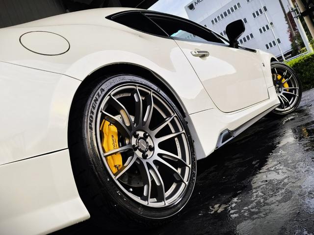 ８６ ＧＴリミテッド　ワンオーナー車　ＮＯＢＬＥＳＳＥ　マフラー　ＴＲＤ　クイックシフト　ＢＬＩＴＺ　ＺＺ－Ｒ車高調　ＲＵＮＤＵＣＥ　キャリパー　ＲＡＹＳ　ＧＲＡＭ　ＬＩＧＨＴＳ　５７Ｘｔｒｅｍｅ　１９インチ（49枚目）