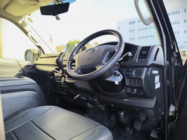 レジアスエースバン ロングDX GLパッケージ バンからワゴンに変更(12乗り公認済み)/PIVOT スロコン/社外 フロントリップ/ALPINEフリップダウンモニター・ナビ/デジタルインナーミラー/シートカバー/社外 16インチホイール(6枚目)