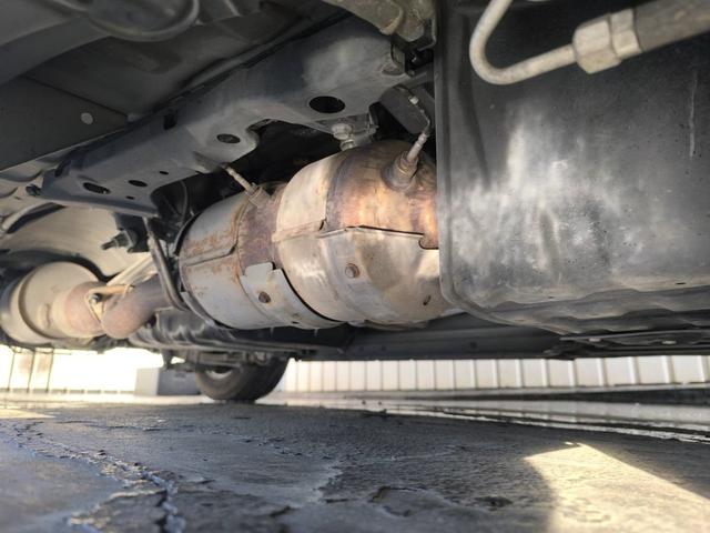 レジアスエースバン ロングDX GLパッケージ バンからワゴンに変更(12乗り公認済み)/PIVOT スロコン/社外 フロントリップ/ALPINEフリップダウンモニター・ナビ/デジタルインナーミラー/シートカバー/社外 16インチホイール(13枚目)