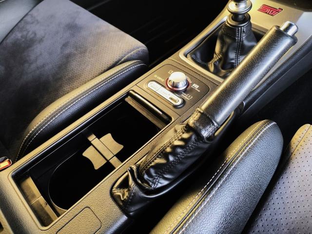 インプレッサ WRX STi ZERO SPORTインテークパイプ/STi純正オプションマフラー・フロントリップ/HKS車高調/Defiブースト計/NARDIステアリング/G.speed G-01 18インチホイール(37枚目)