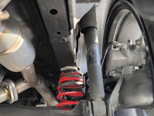 スイフトスポーツ 　１オーナー車／ＨＫＳエアクリーナー・ブローオフ／モンスタースポーツマフラー・スプリング・ウイング／ＮＯＢＬＥＳＳＥアイライン／ＲＡＣＩＮＧ　ＧＥＡＲフォグ／ＷＯＲＫＥＭＯＴＩＯＮ　Ｔ５Ｒ　１８インチ（23枚目）