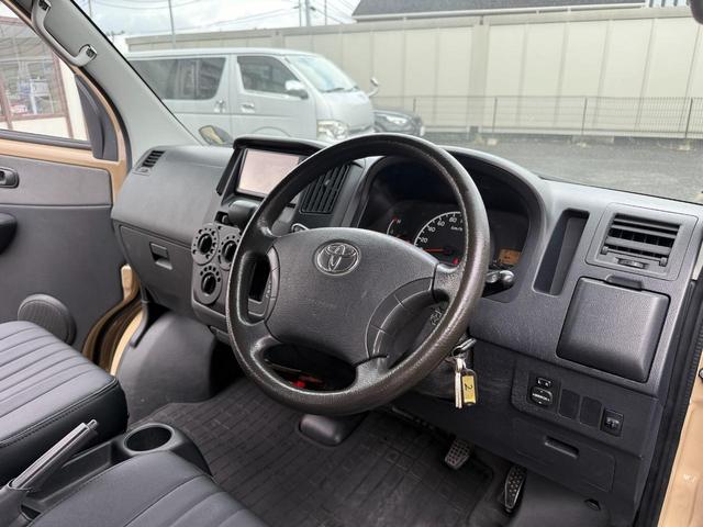 タウンエースバン ＧＬ　ＧＬ／オールペイント／ベージュ色全塗装／オリジナルリフトアップサス／新品ホイールタイヤセット／新品革調シートカバー／ナビゲーション／バックカメラ／ＥＴＣ／オートマ車（15枚目）