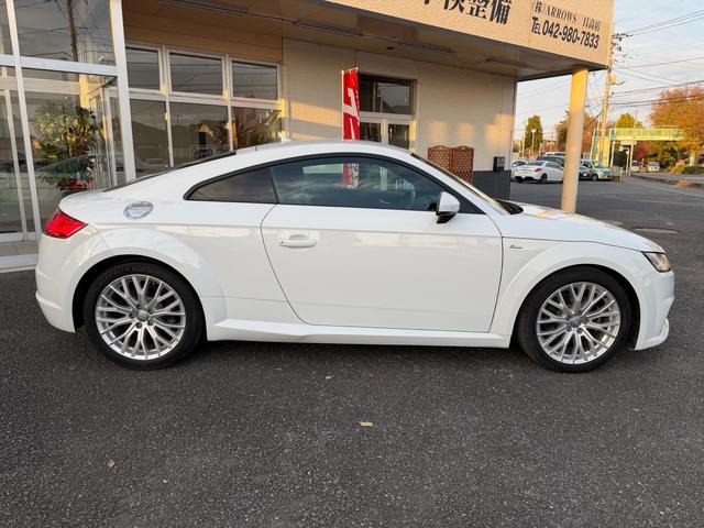 ＴＴクーペ ２．０ＴＦＳＩ　クワトロ　Ｓラインパッケージ（4枚目）