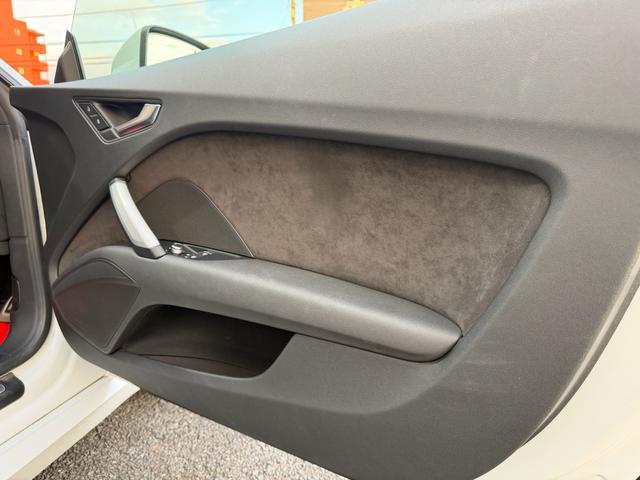 ＴＴクーペ ２．０ＴＦＳＩ　クワトロ　Ｓラインパッケージ（35枚目）